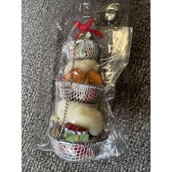 2003 Hallmark Ornament DELICIOUS CHRISTMAS Metal Hanging Food Fruit Baskets - Picture 4 of 7